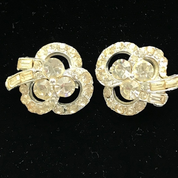 unknown Jewelry Vintage Set Of Rhinestone Brooches Pins Poshmark